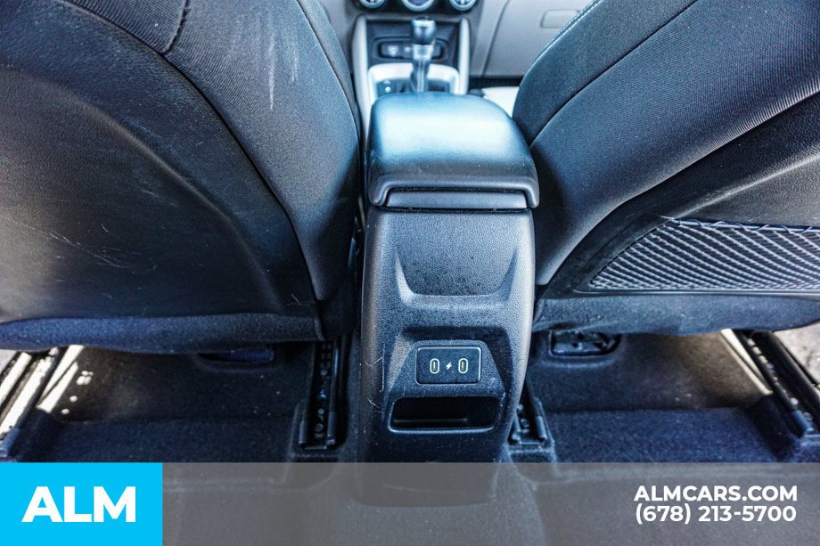 Used 2025 Hyundai Venue SEL FWD image 30