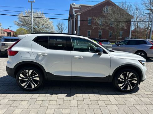 Used 2025 Volvo XC40 B5 Ultra AWD/4WD image 37