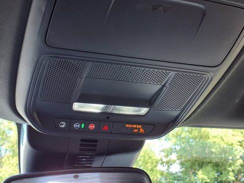 Used 2025 Buick Enclave Preferred FWD image 15