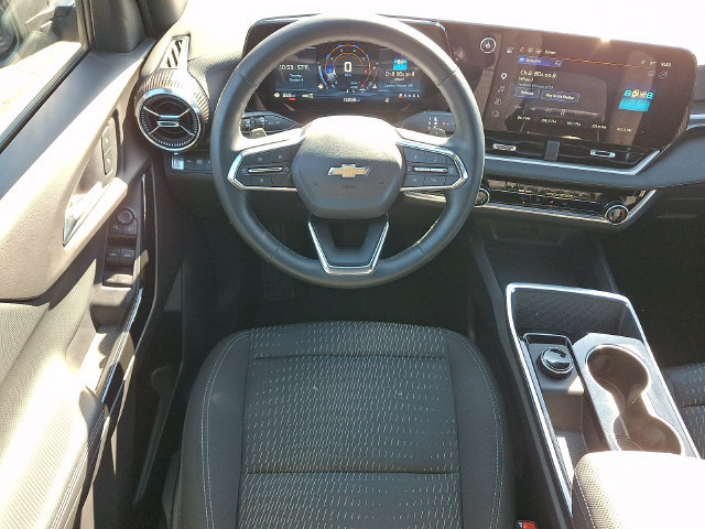Used 2026 Chevrolet Equinox LT AWD/4WD image 3