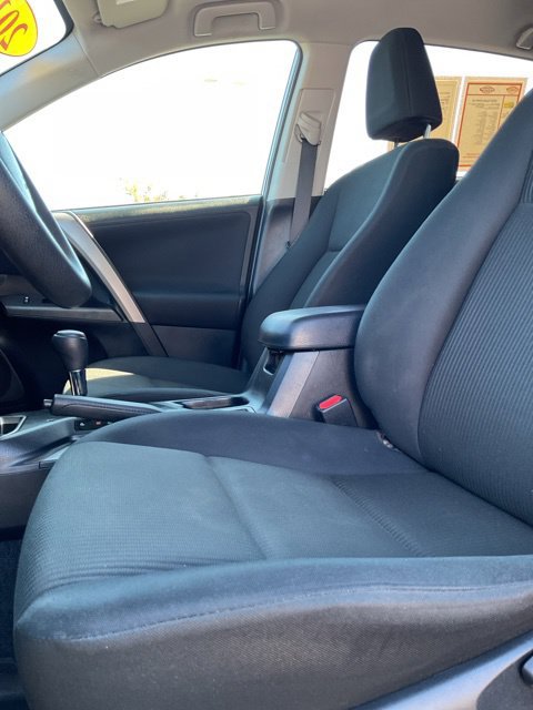 Used 2018 Toyota RAV4 LE AWD/4WD image 15