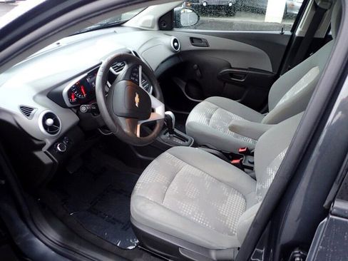 Used 2018 Chevrolet Sonic LS image 9