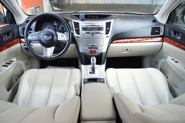 Used 2010 Subaru Outback 2.5i Limited AWD/4WD image 49