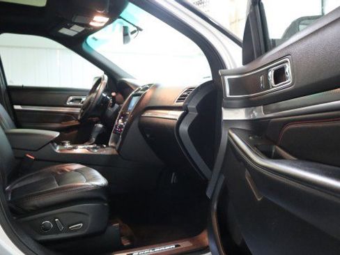 Used 2017 Ford Explorer Sport w/ Equipment Group 401A image 10