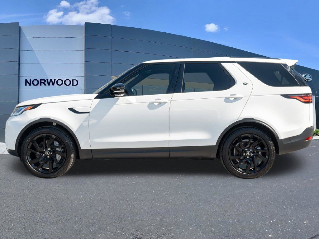 Used 2025 Land Rover Discovery S AWD/4WD image 7