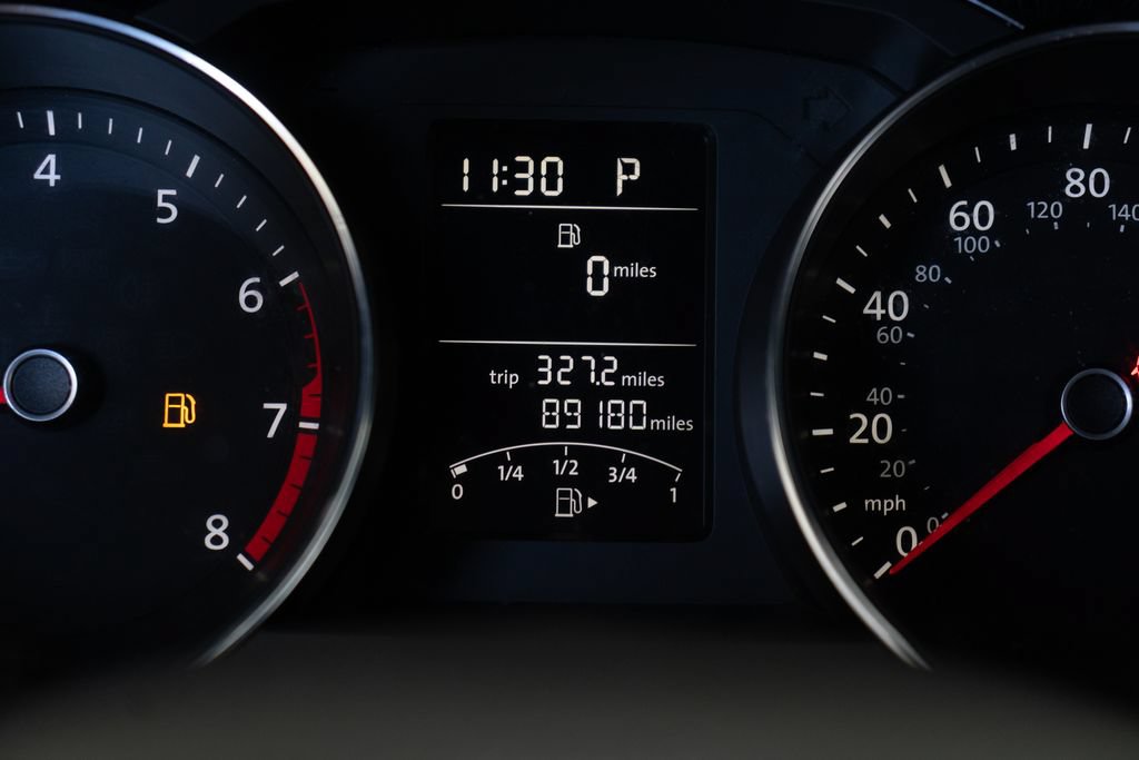 Used 2016 Volkswagen Jetta Sport FWD image 28