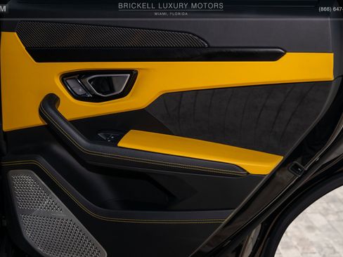 Used 2022 Lamborghini Urus AWD/4WD image 20