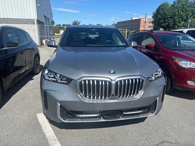 Certified 2024 BMW X5 xDrive40i w/ Premium Package AWD/4WD image 5