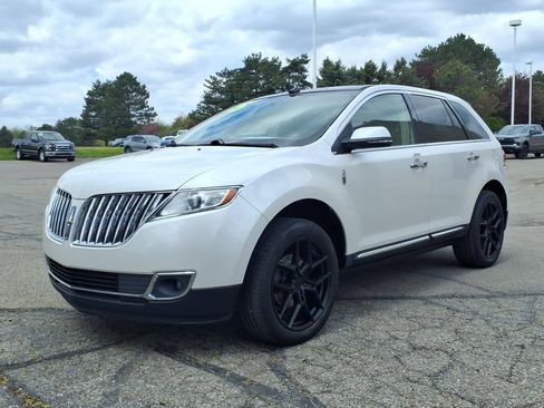 Used 2015 Lincoln MKX AWD w/ Equipment Group 102A image 3