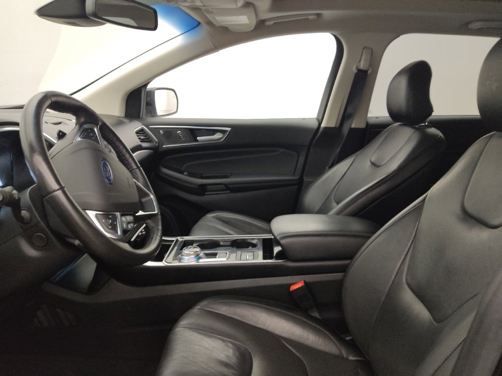 Used 2019 Ford Edge Titanium w/ Equipment Group 301A AWD/4WD image 17