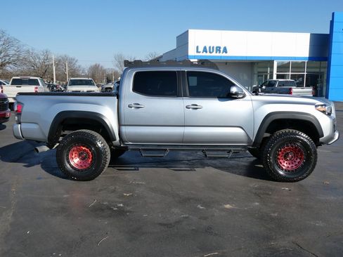 Used 2023 Toyota Tacoma TRD Off-Road image 4