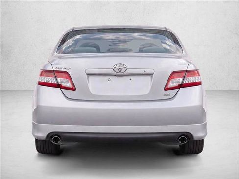 Used 2010 Toyota Camry SE w/ Sport Convenience Pkg FWD image 6