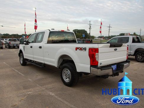 Used 2022 Ford F250 XL w/ Power Equipment Group AWD/4WD image 3