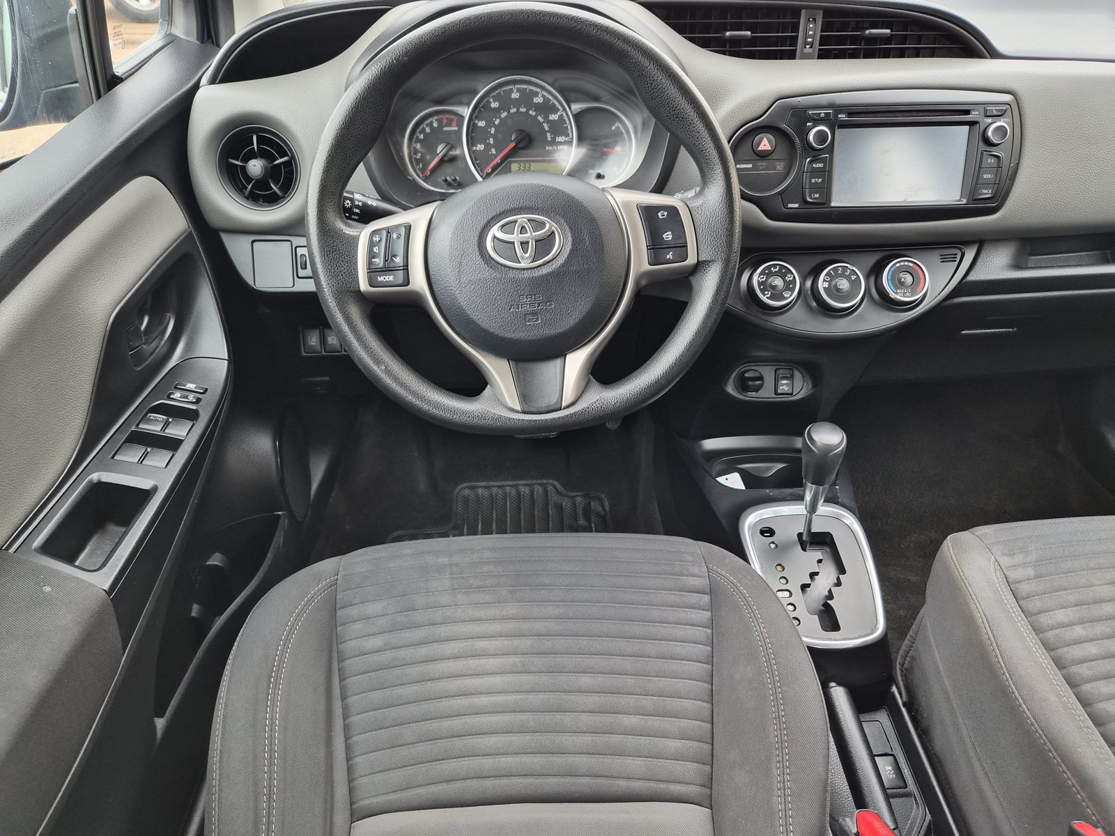 Used 2018 Toyota Yaris L FWD image 9