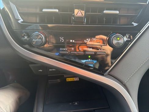 Used 2023 Toyota Camry XLE image 25