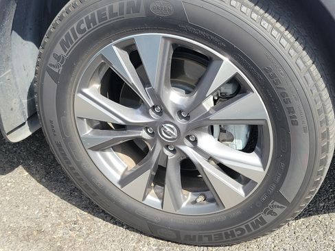 Used 2017 Nissan Murano SL w/ Cargo Package FWD image 4