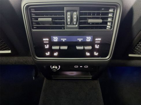 New 2026 Porsche Cayenne Coupe image 17