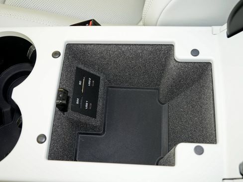 Certified 2023 Porsche Macan S image 30