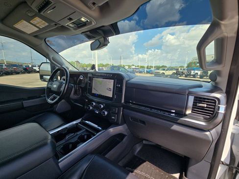 Used 2024 Ford F250 Lariat w/ Black Appearance Package AWD/4WD image 33