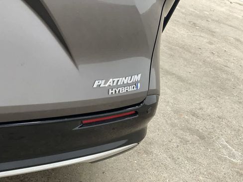 Used 2024 Toyota Sienna Platinum image 10