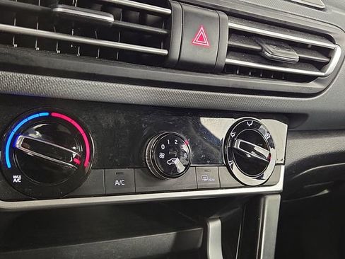 Certified 2022 Kia Seltos LX image 21