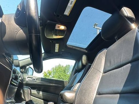Used 2020 Jeep Grand Cherokee Limited AWD/4WD image 32
