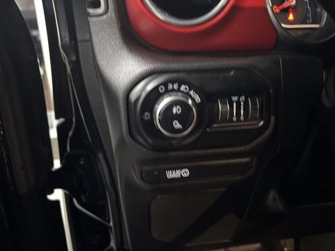 Used 2020 Jeep Gladiator Rubicon image 16