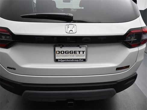 New 2025 Honda Pilot TrailSport image 14