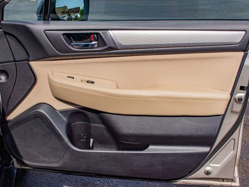 Used 2016 Subaru Outback 2.5i Premium image 21