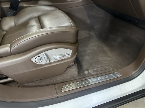 Used 2015 Porsche Cayenne Turbo w/ Premium Plus Package image 30