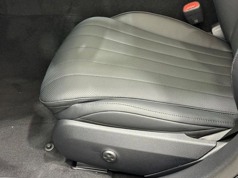 New 2026 Mercedes-Benz E 350 4MATIC Sedan image 16