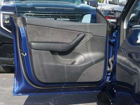 Used 2022 Tesla Model Y Long Range AWD/4WD image 30