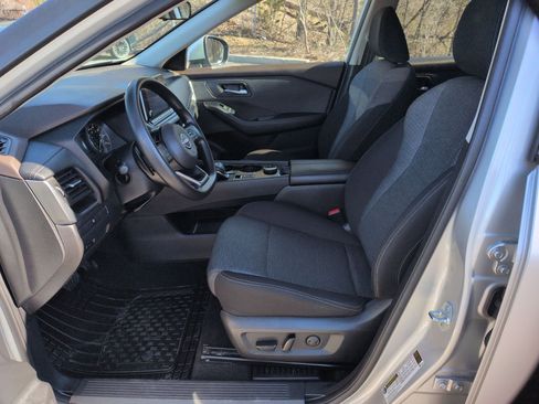 Used 2023 Nissan Rogue SV AWD/4WD image 12