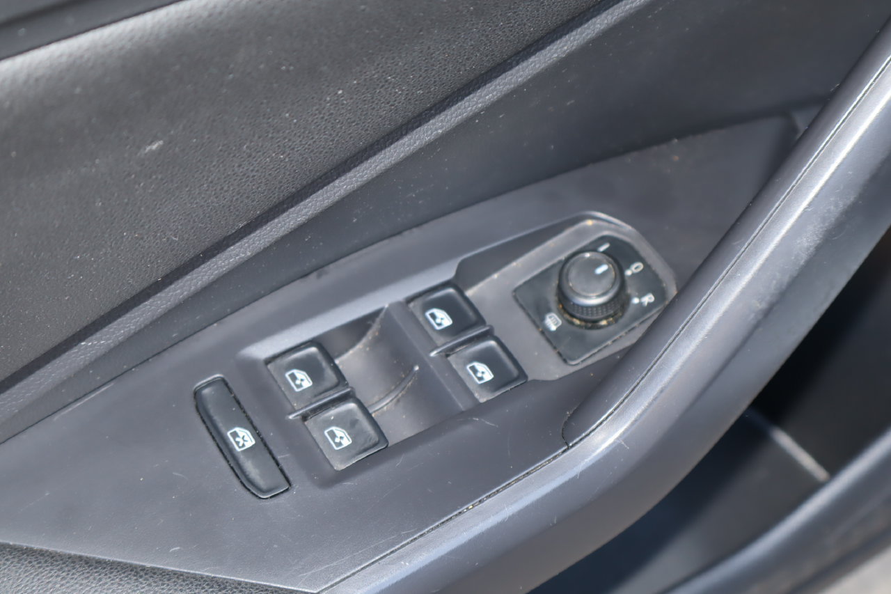 Used 2019 Volkswagen Jetta S w/ Driver Assistance Package FWD image 19