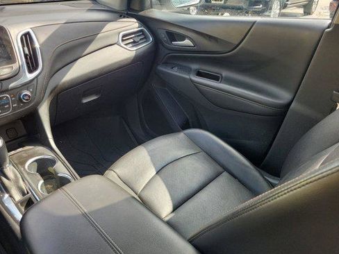 Used 2018 Chevrolet Equinox Premier FWD image 16