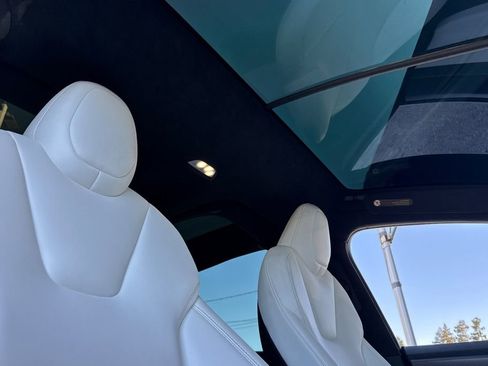 Used 2020 Tesla Model X Performance image 15