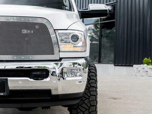 Used 2018 RAM 3500 Laramie w/ Cold Weather Group AWD/4WD image 10