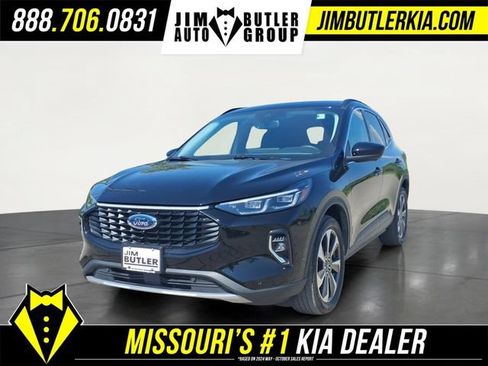 Used 2023 Ford Escape Platinum AWD/4WD image 1
