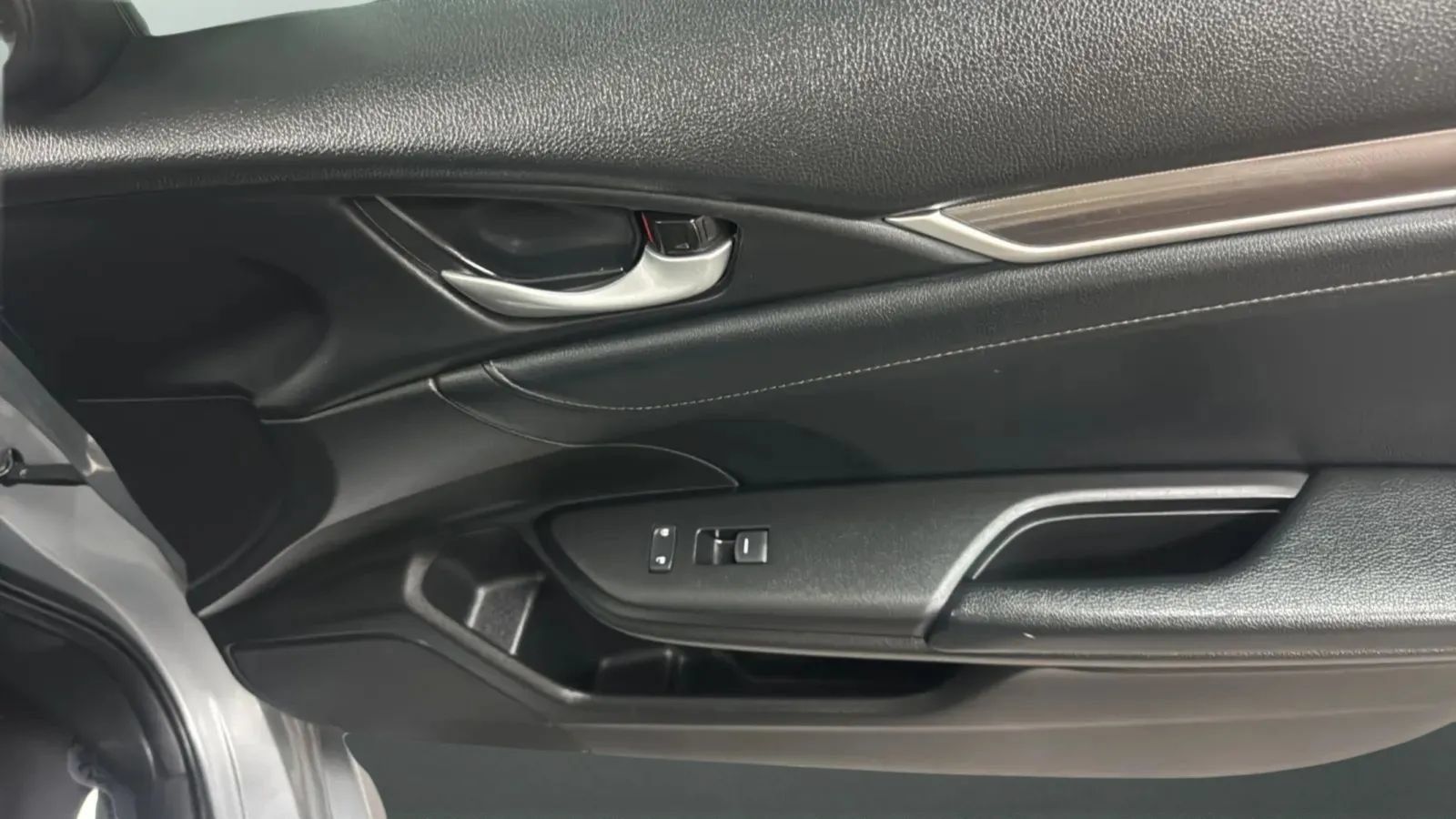 Used 2021 Honda Civic EX-L image 10