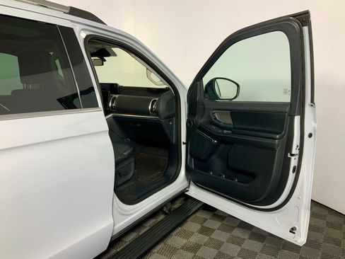Used 2025 Ford Expedition Max Platinum AWD/4WD image 38