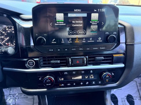 Used 2022 Nissan Pathfinder SL w/ SL Black Package AWD/4WD image 41