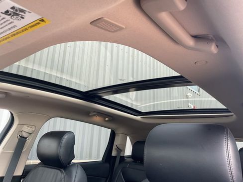 Used 2023 Lincoln Nautilus Reserve w/ Equipment Group 202A image 10