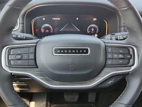 Used 2023 Jeep Wagoneer L Series III RWD image 12