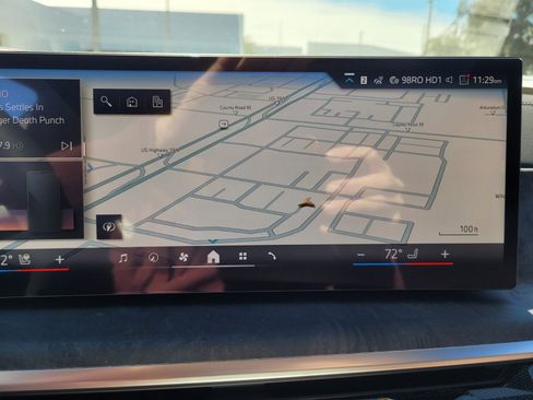 Used 2026 BMW X5 sDrive40i w/ M Sport Package image 24