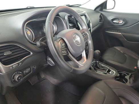Used 2019 Jeep Cherokee Limited FWD image 23