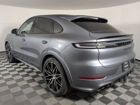 New 2026 Porsche Cayenne GTS image 3