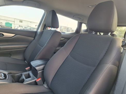 Used 2021 Nissan Rogue Sport S image 11