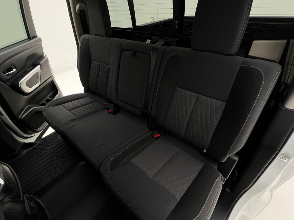 Used 2021 Nissan Titan SV w/ SV Convenience Package AWD/4WD image 15