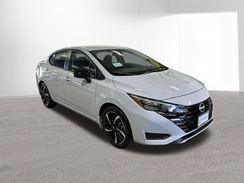 New 2025 Nissan Versa SR w/ Trunk Package image 11