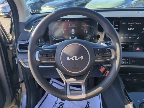 Certified 2025 Kia Sportage LX image 10